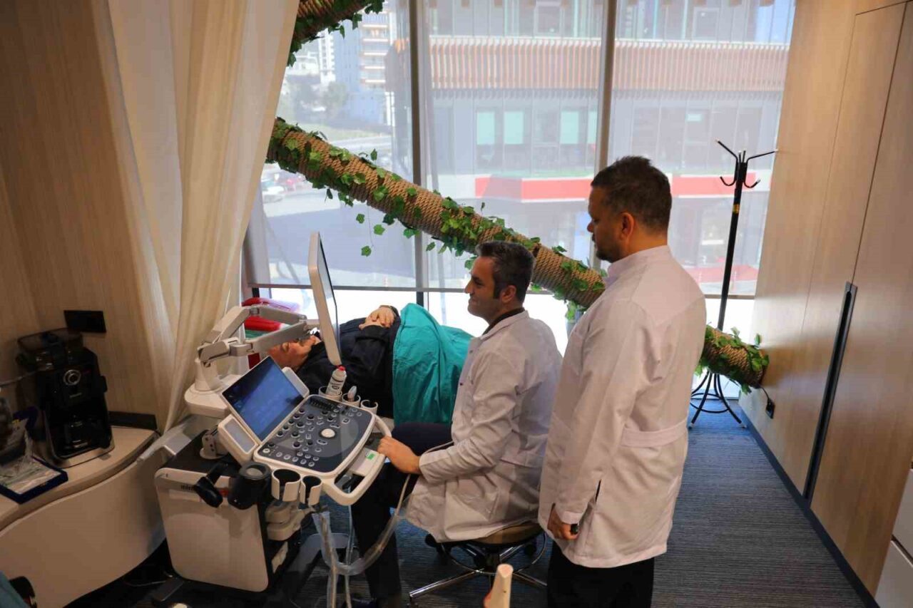 Kahramanmaraş’ta geçirdiği trafik kazası sonrası yürümekte güçlük çeken hasta, gerçekleştirilen