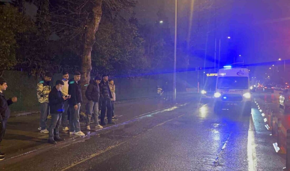 Tekirdağ Çorlu’da yoldaki çukur nedeniyle kaza yapan motosikletli genç, ambulansla