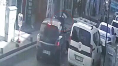 Tekirdağ Çorlu’da ters yönde seyrettiği sokaktan caddeye geçiş yapan otomobil