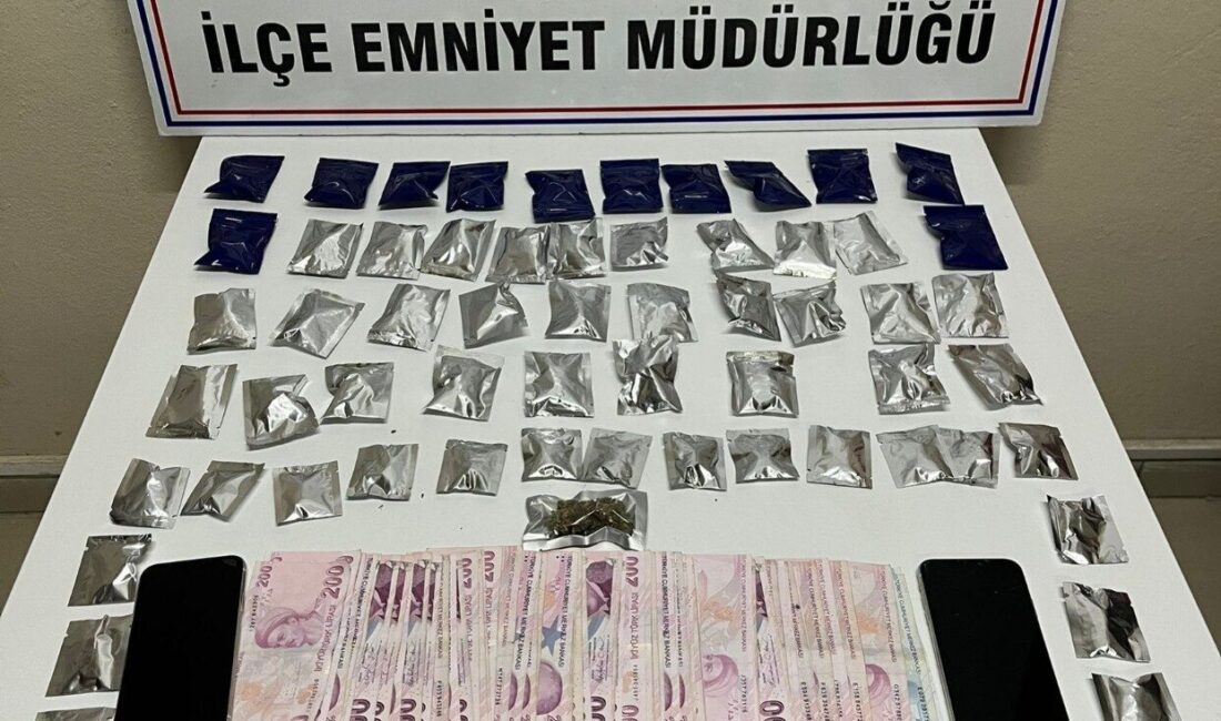 Tekirdağ’ın Saray ilçesinde durdurulan bir araçta 60 paket satışa hazır