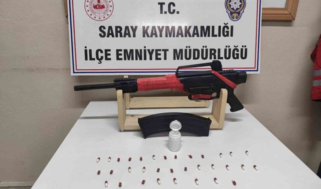 Tekirdağ’ın Saray ilçesinde polis ekiplerinin düzenlediği iki ayrı operasyonda uyuşturucu