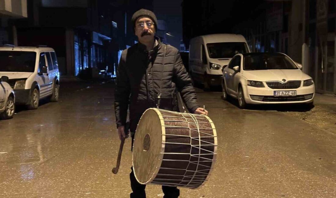 Hakkari’nin Yüksekova ilçesinde bir yanda dijitalleşen yaşamın getirdiği sessizlik, diğer