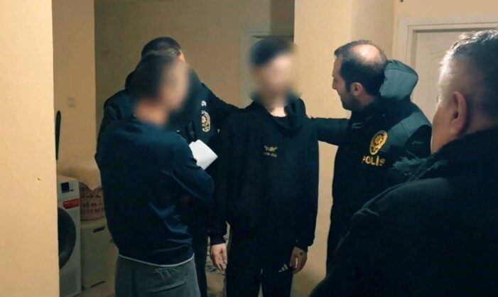 Afyonkarahisar’da telefonda aradıkları 4 vatandaşı terör örgütü yalanıyla yaklaşık 5