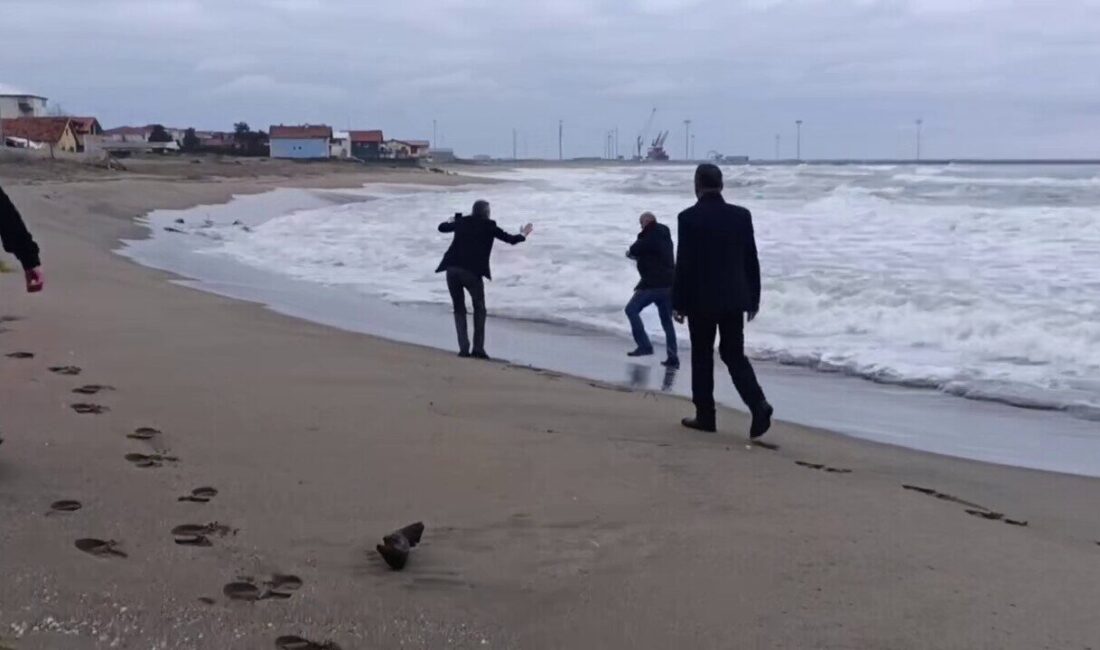 Sakarya’nın Karasu ilçesinde 9 yaşındaki kızını göremediğini öne süren bir