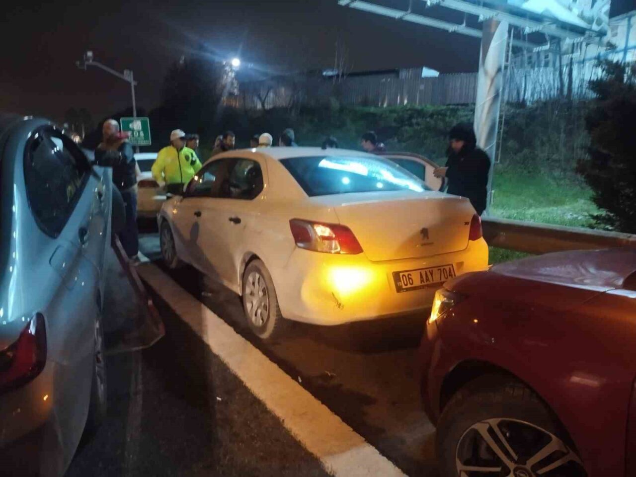 TEM Otoyolu Ümraniye-Fatih Sultan Mehmet (FSM) Köprüsü ayrımında sabah saatlerinde