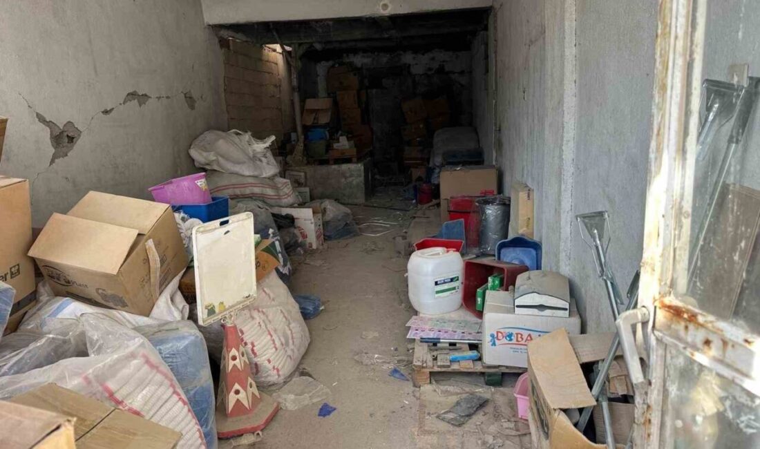 Adıyaman’da, bir temizlik firmasına ait depodan binlerce temizlik malzemesi çalındı.