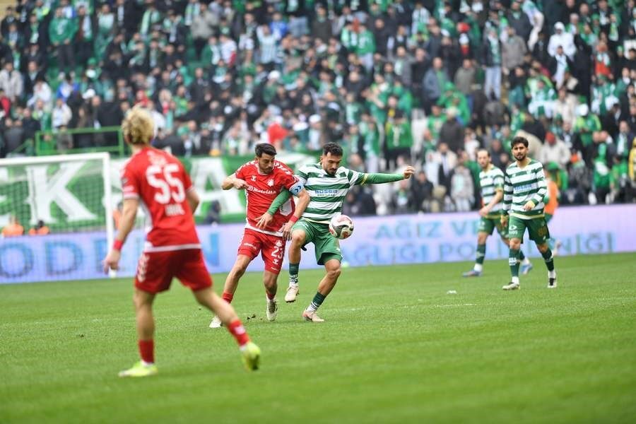 TFF 2. Lig Kırmızı Grup’un 26. haftasında Bursaspor, sahasında 68
