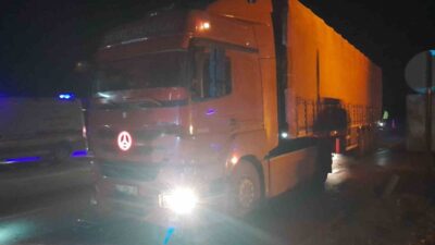 Konya’nın Karapınar ilçesinde tır ile ticari taksinin çarpışması sonucu 1