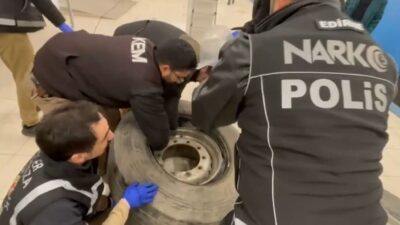 Edirne’de polis ekiplerince gerçekleştirilen başarılı operasyonda, Hamzabeyli Gümrük Kapısı’nda tırın