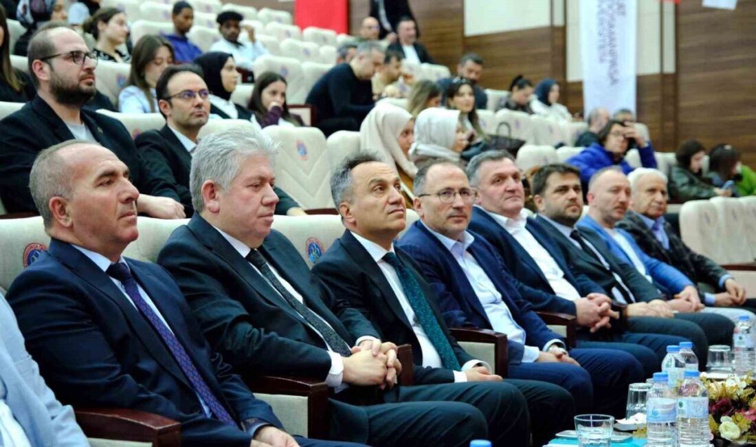 Cumhurbaşkanlığı Eğitim Politikaları Kurulu Üyesi Ahmet Akça, TOGÜ’de düzenlenen “Değişen