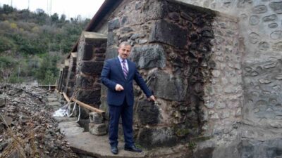 Tokat’ın Niksar ilçesindeki 881 yıllık Ulu Cami’de yerden ısıtma sistemi