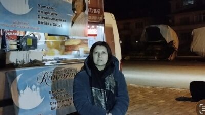 Tokat’ın Zile ilçesinde bir muhtar teravih namazından çıkan cemaate lokma