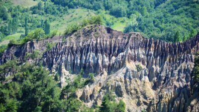 Tokat’ın Niksar ilçesindeki Dilim Kayalar, Türkiye’nin 692. korunan alanı ve