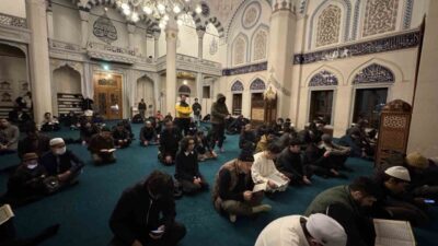 Japonya’nın başkenti ve çevresinde yaşayan Müslümanlar, Tokyo Camii’nde Ramazan ayının