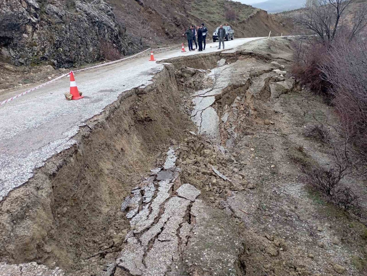 Tokat’ın Sulusaray ilçesine bağlı Ballıkaya ile Tekkeyeni köyleri arasındaki yolda
