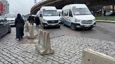 Trabzon’da şehir içi ulaşımda yapılan yeni durak düzenlemesine dolmuş şoförleri