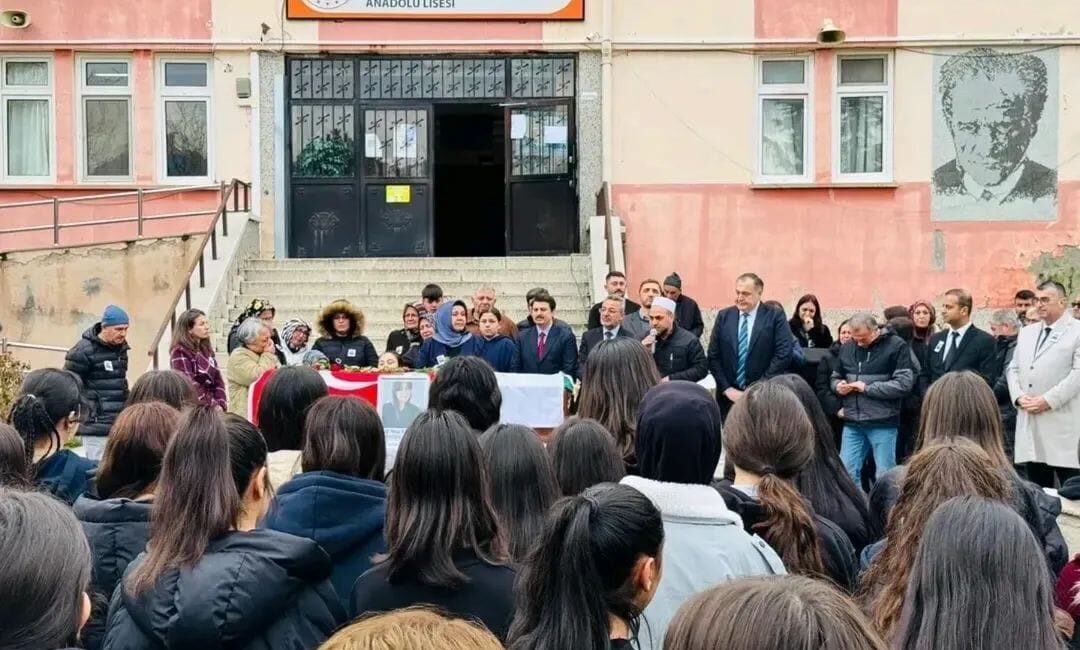 Ankara’da meydana gelen trafik kazasında hayatını kaybeden 10. sınıf öğrencisi