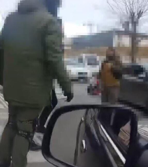 İstanbul’da trafikte yaşanan silahlı tehdit olayıyla ilgili polis ekipleri tarafından