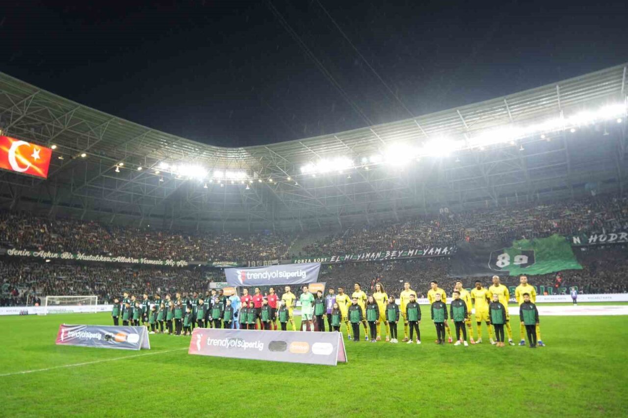 Trendyol Süper Lig’in 20. haftasında Kocelispor, Fenerbahçe’yi konuk ediyor. Mücadelenin