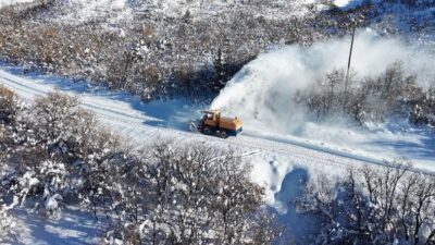 Tunceli’de yoğun kar yağışı ve buzlanma nedeniyle ulaşıma kapanan 113