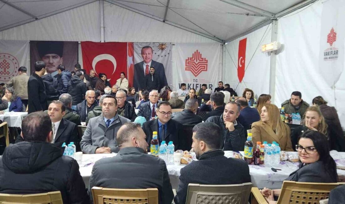 Tunceli’de Ramazan ayının ilk iftarı, kurulan Ramazan çadırında ve toplu
