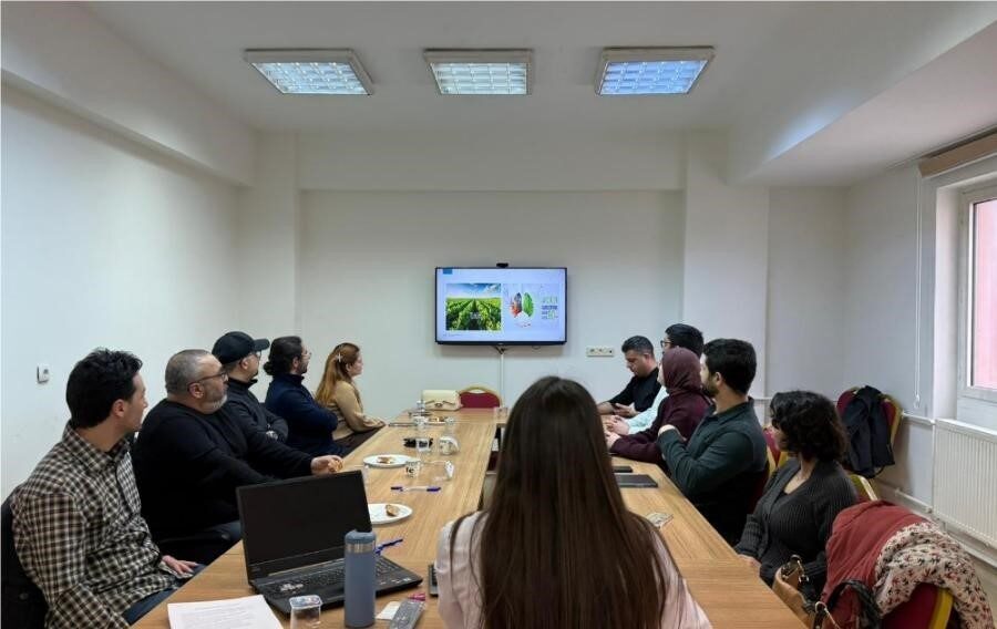 Tunceli Sağlıklı Hayat Merkezi’nde, tütün bağımlılığıyla mücadele eğitimi verildi. Tunceli