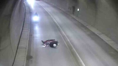 Amasya’da tünelde seyir halindeyken kontrolünü kaybettiği motosikletten düşen genç sürücü
