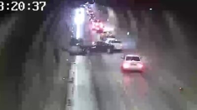 Amasya’da tünelde iki otomobil kafa kafaya çarpıştığı kazada 1 kişi