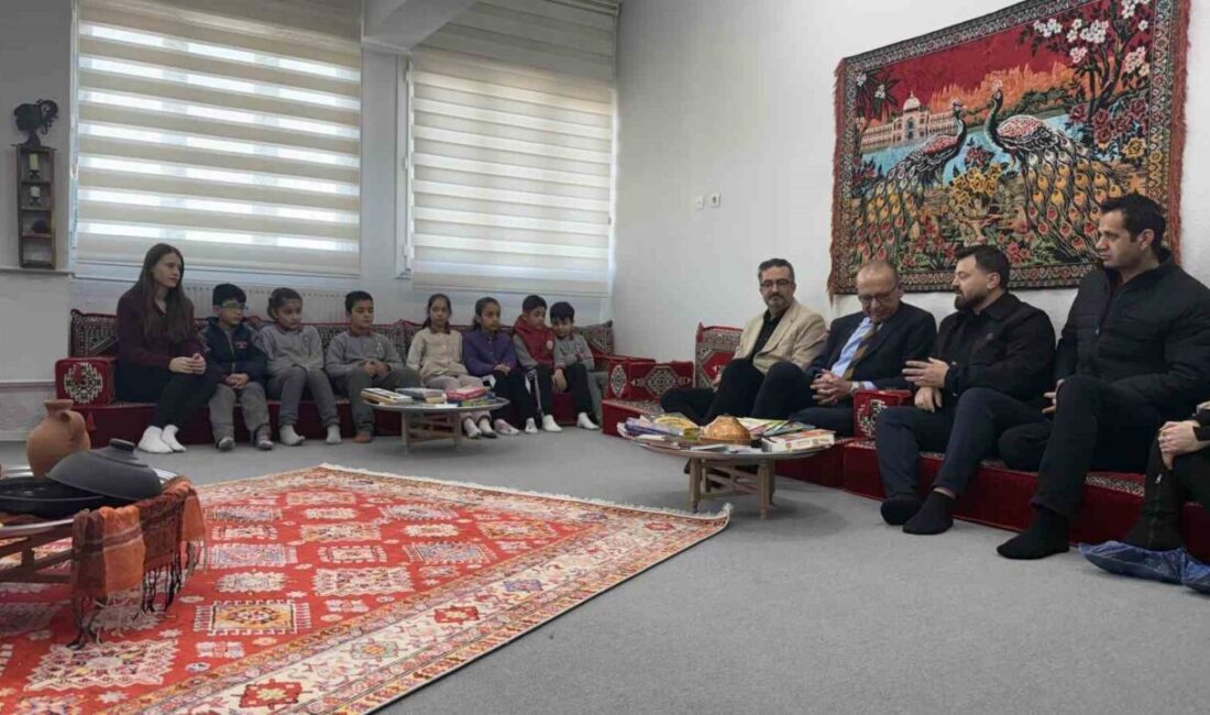 Manisa’nın Turgutlu ilçesinde bulunan Mehmet Gürel İlkokulu’nda Ramazan ayı dolayısıyla