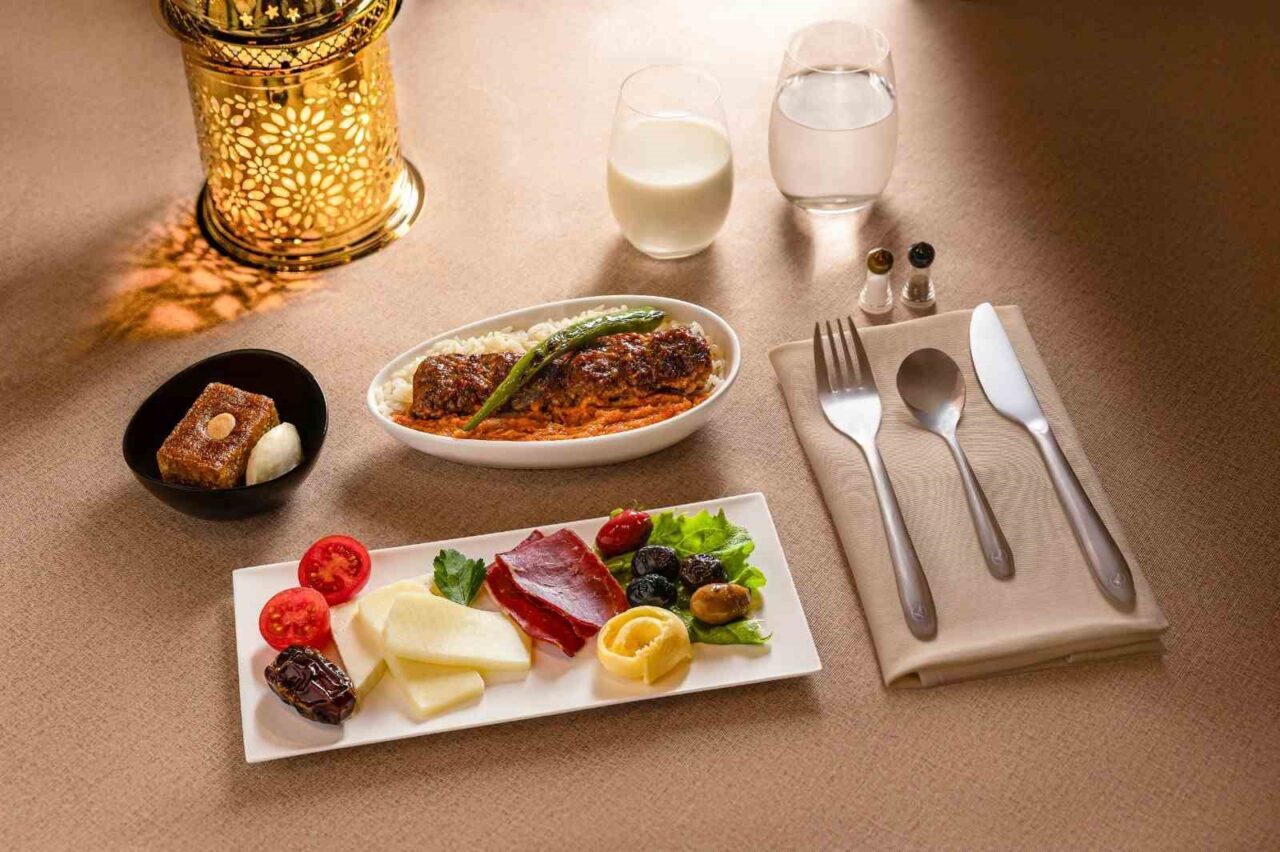 Türk Hava Yolları, Ramazan ayında iftar saatine denk gelen tüm