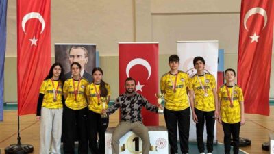 Sinop’ta düzenlenen Okul Sporları Yıldızlar Dart Turnuvası’nda Türkeli ilçe okulları