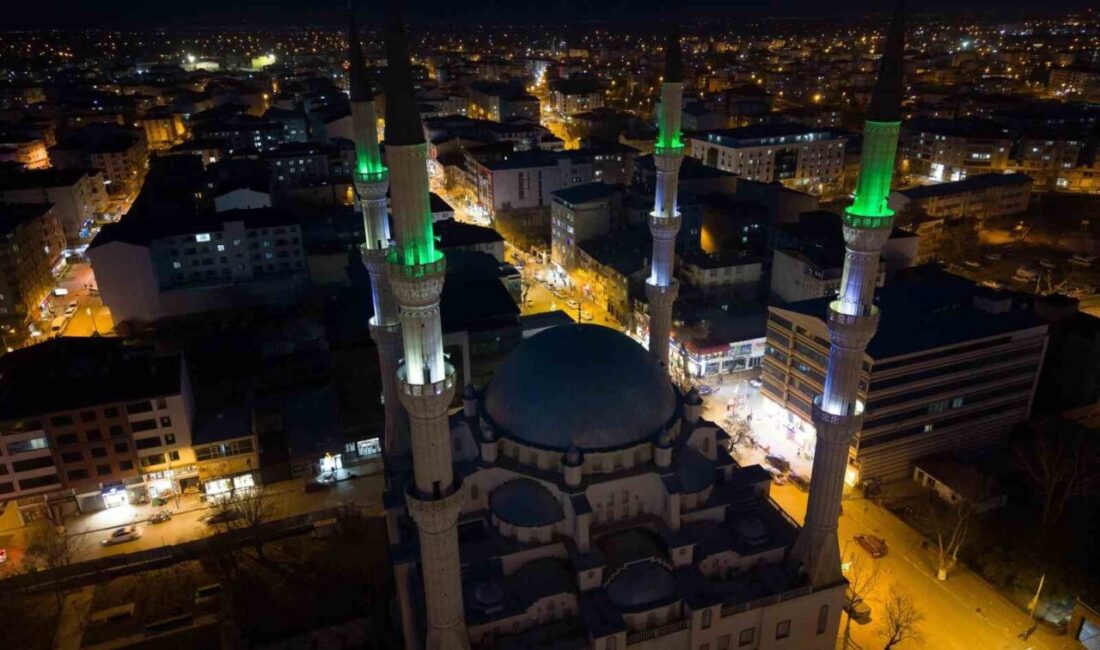 Türkiye’de Ramazan ayının ilk iftarı, saat 17.51’de okunan akşam ezanıyla