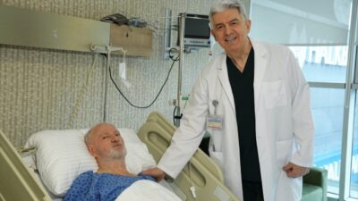 Karın ağrısı şikayetiyle hastaneye başvuran ve tıp dünyasında ender rastlanan