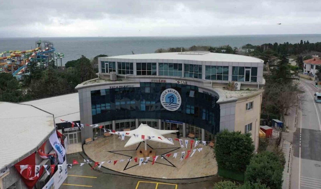 Tuzla’da sosyal yaşamı güçlendirecek önemli yatırımlardan biri daha tamamlandı. Kapsamlı