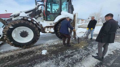 Tuzluca’nın yüksek kesimlerinde etkili olan kar yağışı nedeniyle 32 köy