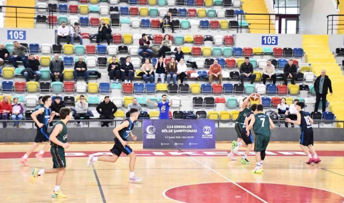 Balıkesir’de düzenlenen U14 Erkekler Basketbol Bölge Şampiyonası, oynanan karşılaşmalarla start