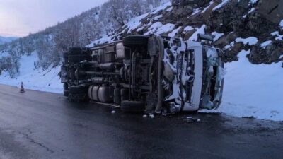 Şırnak’ın Uludere ilçesinde meydana gelen trafik kazasında 2 kişi yaralandı.