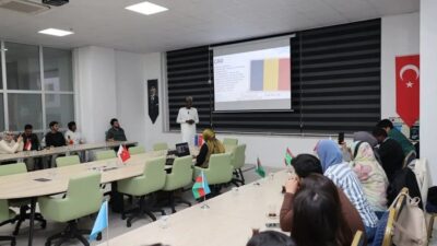 Sinop’ta düzenlenen “Benim Ülkem, Benim Kültürüm” etkinliğinde uluslararası öğrenciler ülkelerini