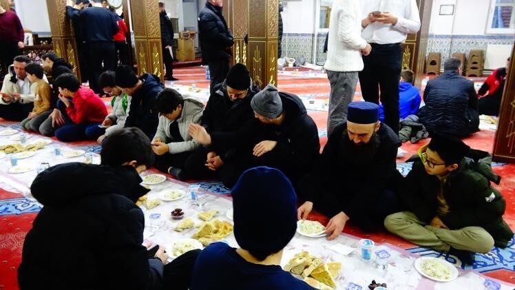 Kütahya’nın Tavşanlı ilçesinde geleneksel hale gelen “Ümmet İftarı”, bu yıl