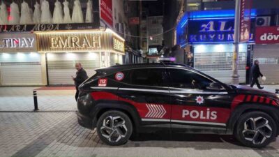 İstanbul’un Ümraniye ilçesinde bir kuyumcuda çalışan genç, amcasına ait ruhsatlı