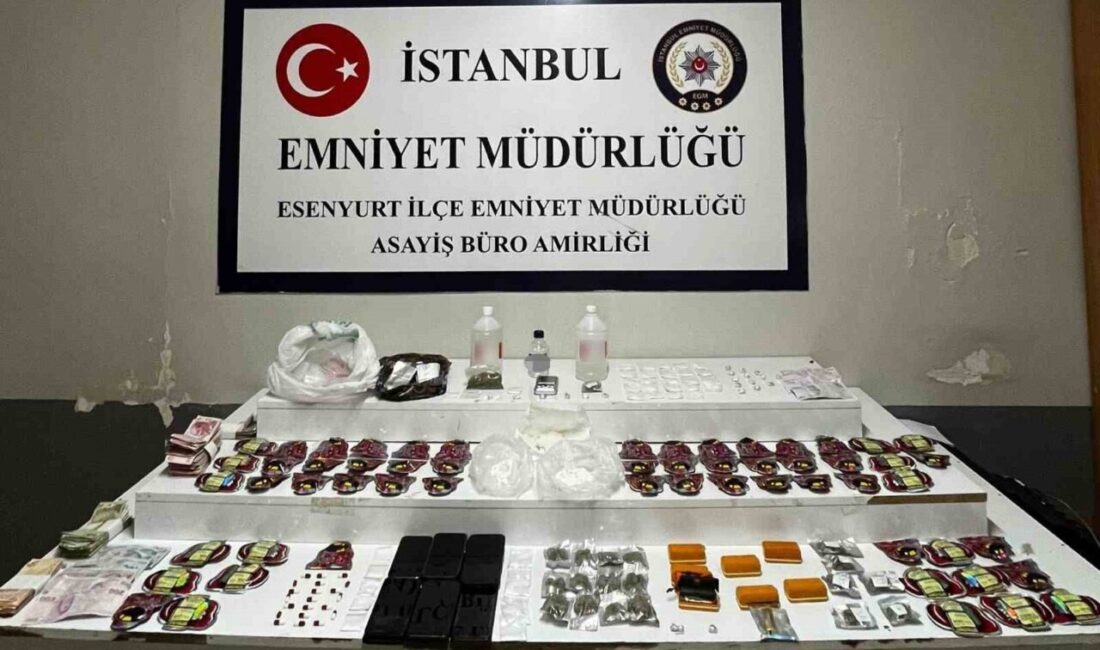 İstanbul’un Esenyurt ilçesinde bazı adreslere ve araçlara yapılan uyuşturucu baskınında