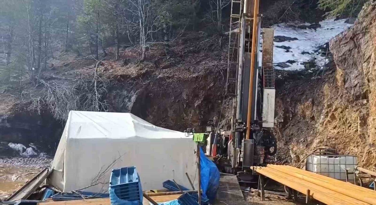 Hatay’ın Hassa ilçesi Amanos Dağları’nda maden arama sahasında çalışan bir