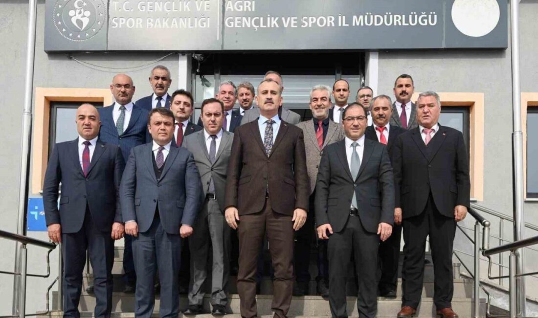 Ağrı Valisi Önder Bozkurt, Gençlik ve Spor İl Müdürlüğü’nü ziyaret