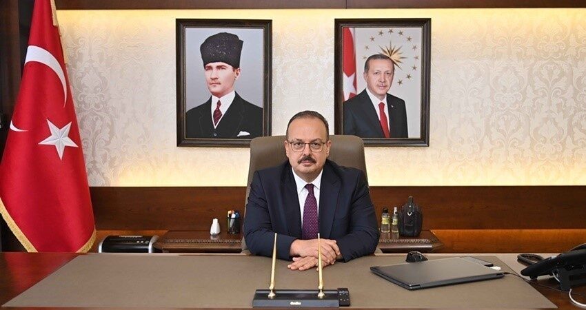 Aydın Valisi Yakup Canbolat Berat Kandili dolayısıyla bir mesaj yayımladı.