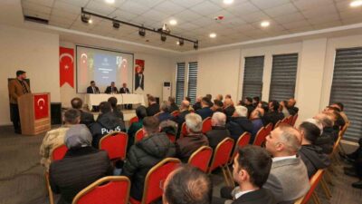 Bingöl Valisi Cahit Çelik Kiğı ilçesinde muhtarlarla bir araya gelerek