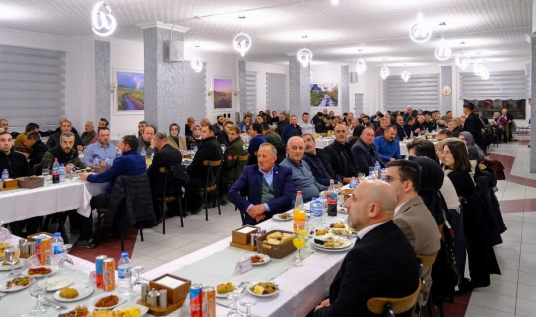 Bayburt Valisi Mustafa Eldivan, Bayburt Muhtarlar Derneği tarafından düzenlenen programda