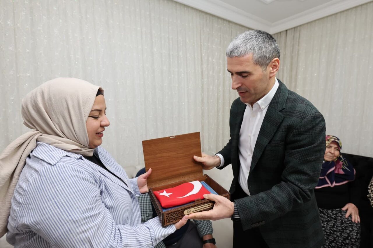 Afyonkarahisar’a yeni atanan Vali Dr. Naci Aktaş, görevinin ilk gününde