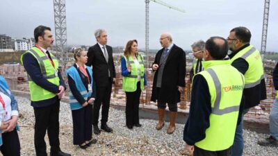 Denizli Valisi Yavuz Selim Köşger, Merkezefendi ilçesi Karahasanlı Mahallesi’nde yapımı