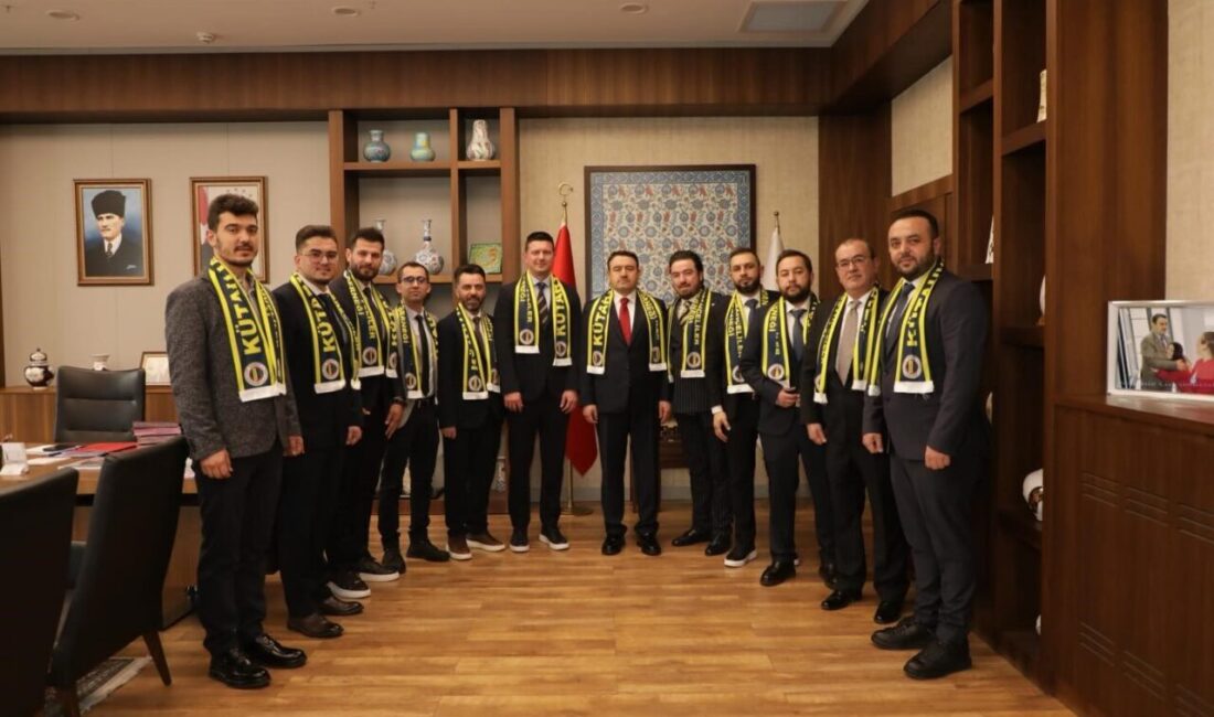 Kütahya Valisi Musa Işın, Kütahya Fenerbahçeliler Derneği Başkanı Erdi Çetinkaya