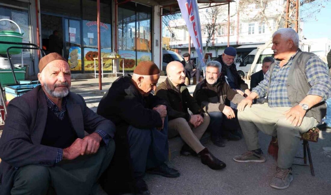 Adıyaman Valisi Osman Varol, Siteler Mahallesi’nde kurulan semt pazarını ziyaret